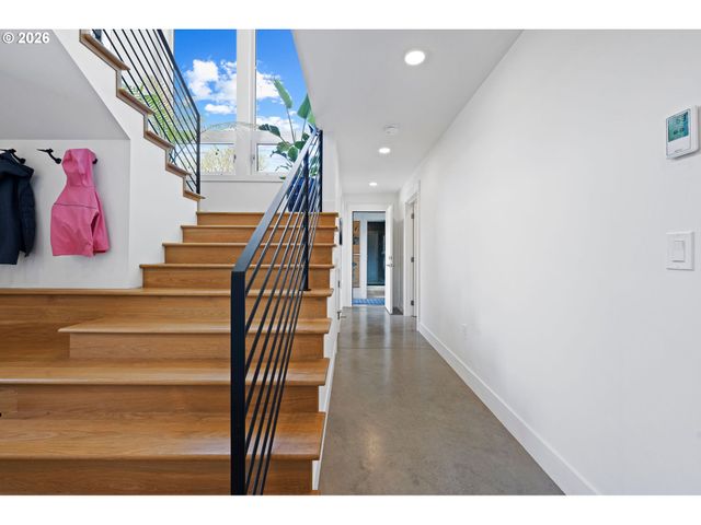 280 E 5TH Ave, Cannon Beach, OR 97110