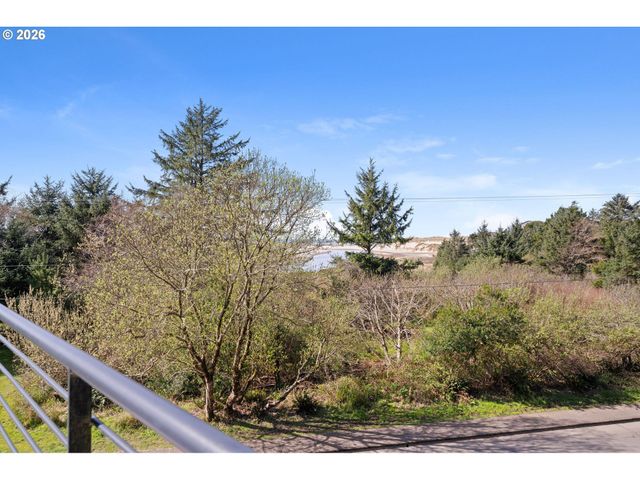 280 E 5TH Ave, Cannon Beach, OR 97110
