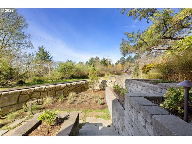 280 E 5TH Ave, Cannon Beach, OR 97110