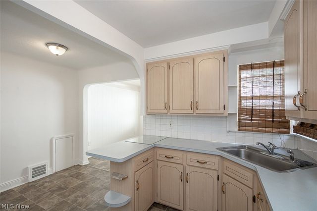 5219 Henry Street, Maple Heights, OH 44137