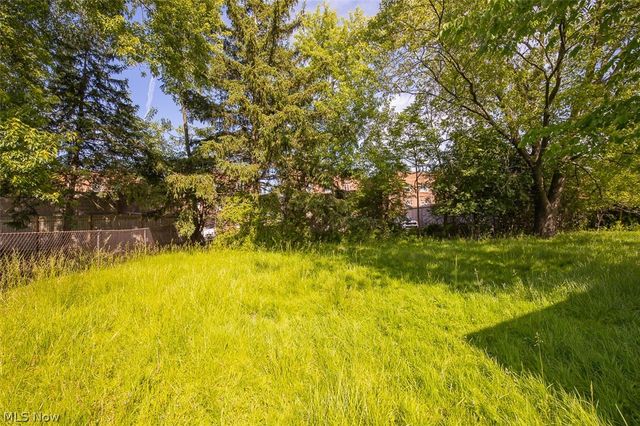 5219 Henry Street, Maple Heights, OH 44137