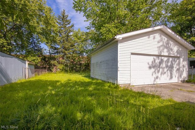 5219 Henry Street, Maple Heights, OH 44137