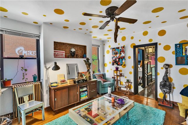 4072 Franklin Rd, Perry Hilltop, PA 15214