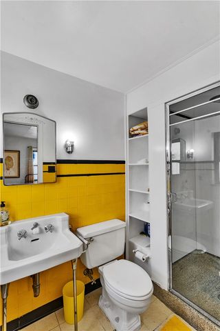 4072 Franklin Rd, Perry Hilltop, PA 15214