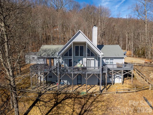 872 Mountainside Drive, Waynesville, NC 28786