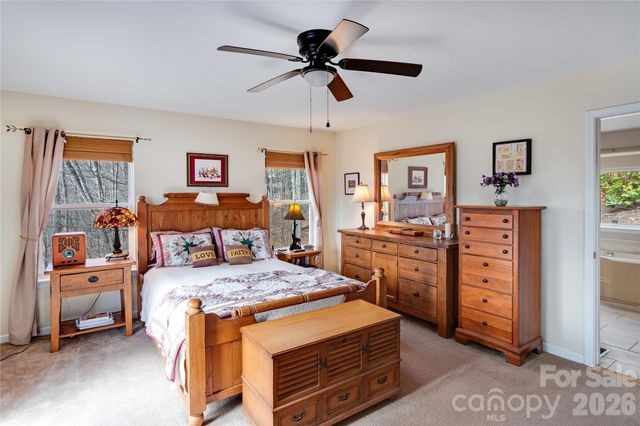 872 Mountainside Drive, Waynesville, NC 28786