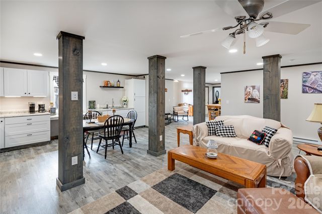 872 Mountainside Drive, Waynesville, NC 28786