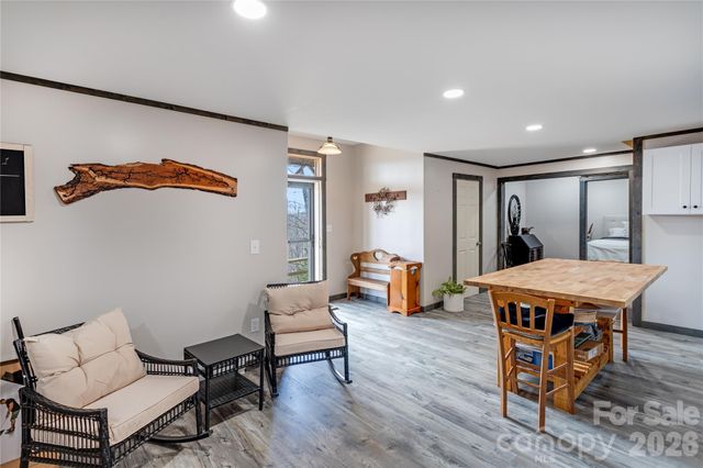 872 Mountainside Drive, Waynesville, NC 28786