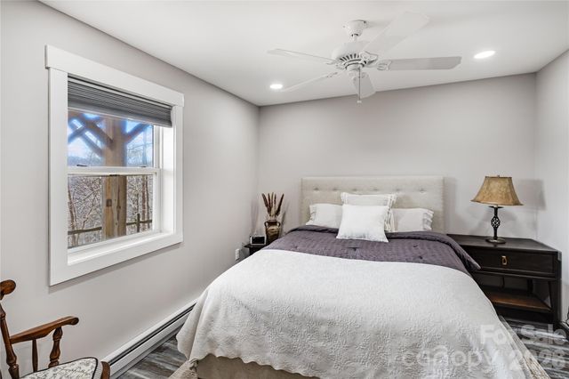 872 Mountainside Drive, Waynesville, NC 28786