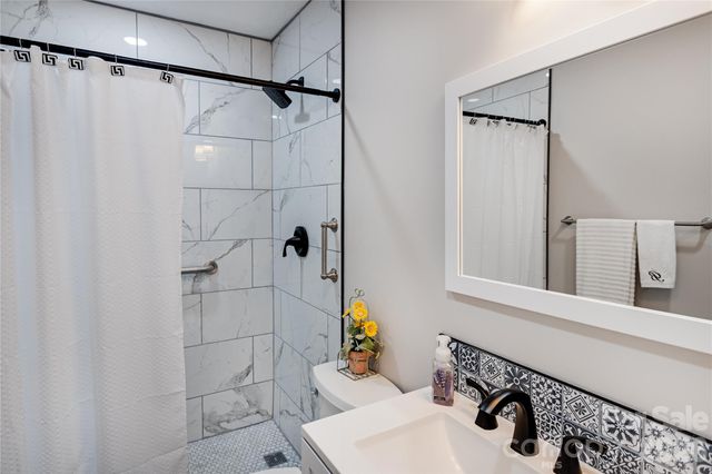 872 Mountainside Drive, Waynesville, NC 28786