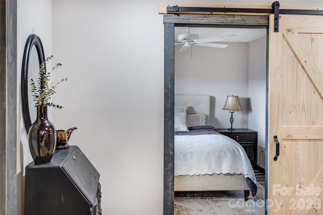 872 Mountainside Drive, Waynesville, NC 28786