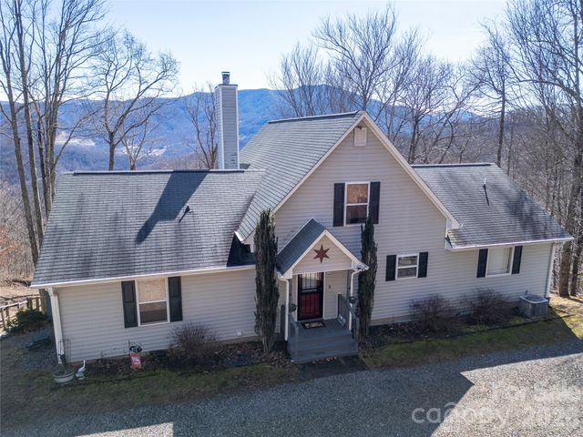872 Mountainside Drive, Waynesville, NC 28786