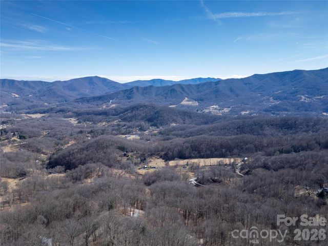 872 Mountainside Drive, Waynesville, NC 28786
