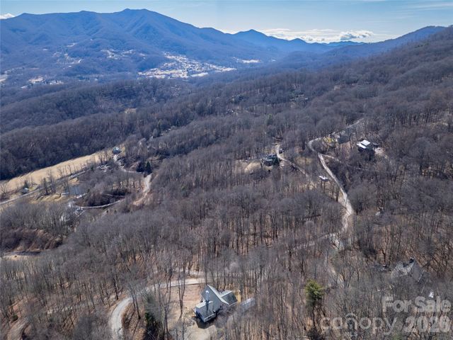 872 Mountainside Drive, Waynesville, NC 28786