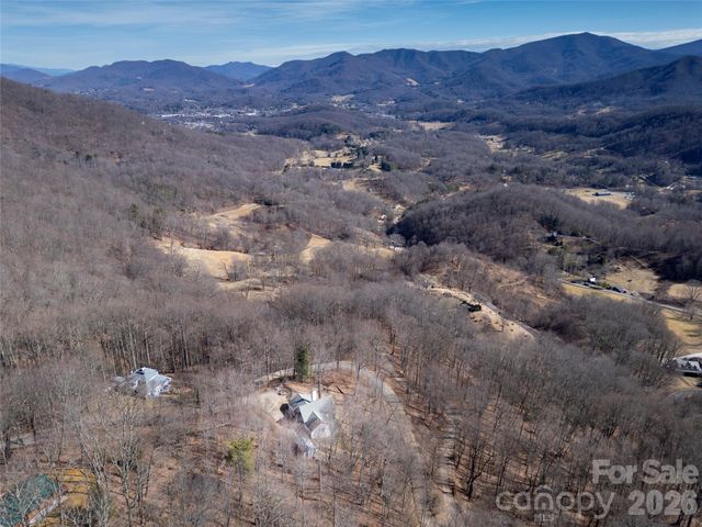 872 Mountainside Drive, Waynesville, NC 28786
