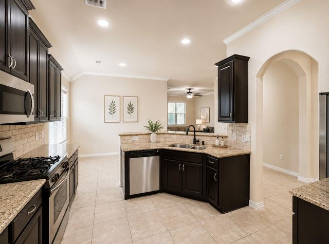 7506 Amber Village Cir, Richmond, TX 77407