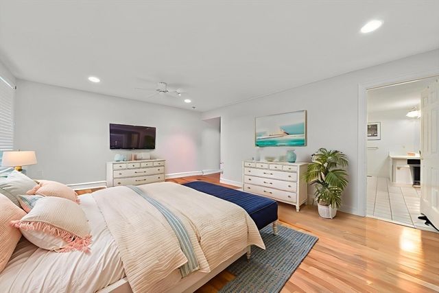 58 Bay Farm Rd 58, Duxbury, MA 02332