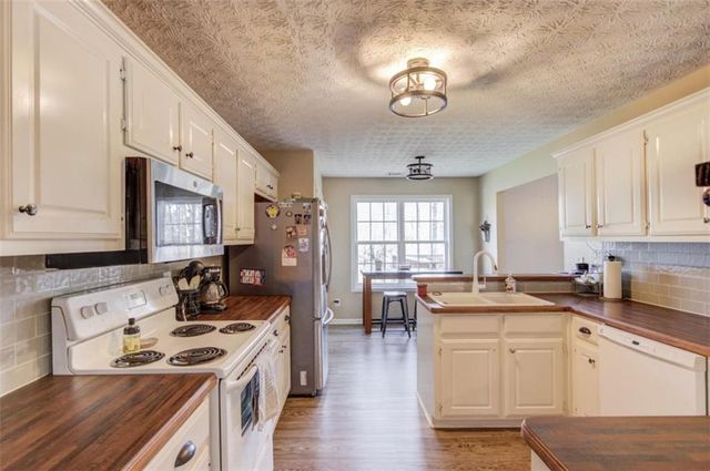 12 Chatham Court, Jefferson, GA 30549