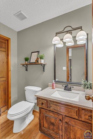 2311 SW Brookfield ST, Topeka, KS 66614