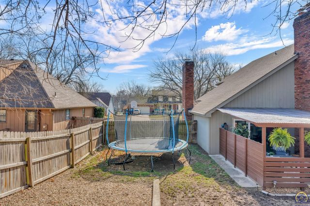 2311 SW Brookfield ST, Topeka, KS 66614