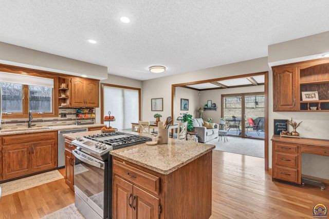 2311 SW Brookfield ST, Topeka, KS 66614