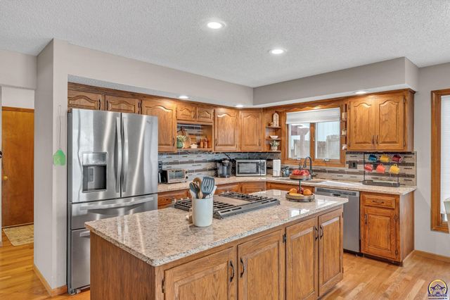 2311 SW Brookfield ST, Topeka, KS 66614