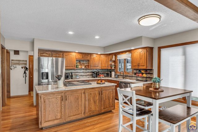 2311 SW Brookfield ST, Topeka, KS 66614