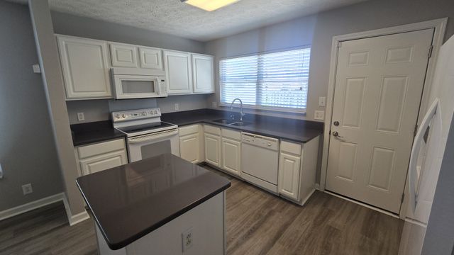 2425 Pleasant Springs Ln, Hermitage, TN 37076