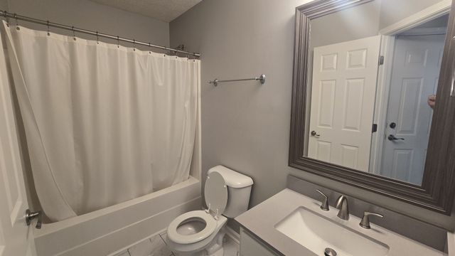 2425 Pleasant Springs Ln, Hermitage, TN 37076