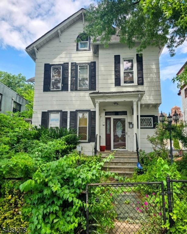65 Lincoln St, East Orange City, NJ 07017