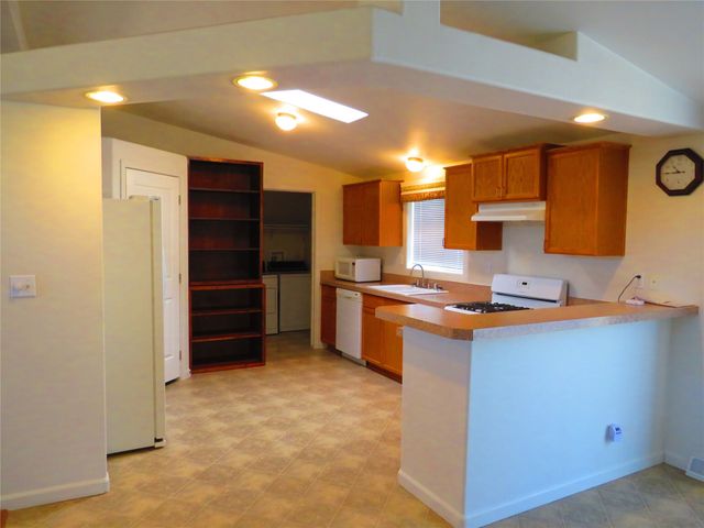 359 County Road 84, Santa Fe, NM 87506