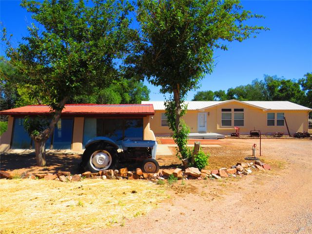 359 County Road 84, Santa Fe, NM 87506