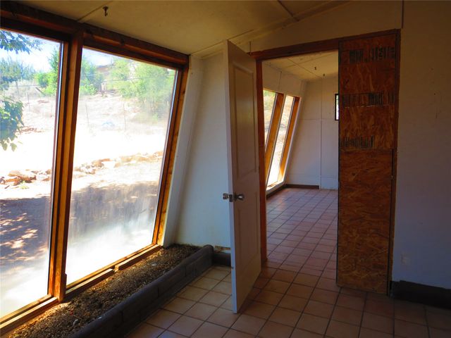 359 County Road 84, Santa Fe, NM 87506