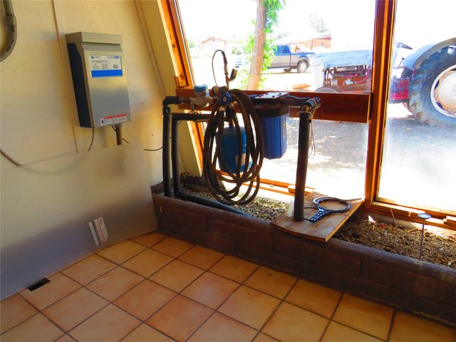 359 County Road 84, Santa Fe, NM 87506