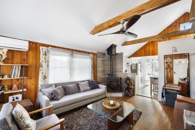 110 Breakneck Rd, Vernon Twp., NJ 07422