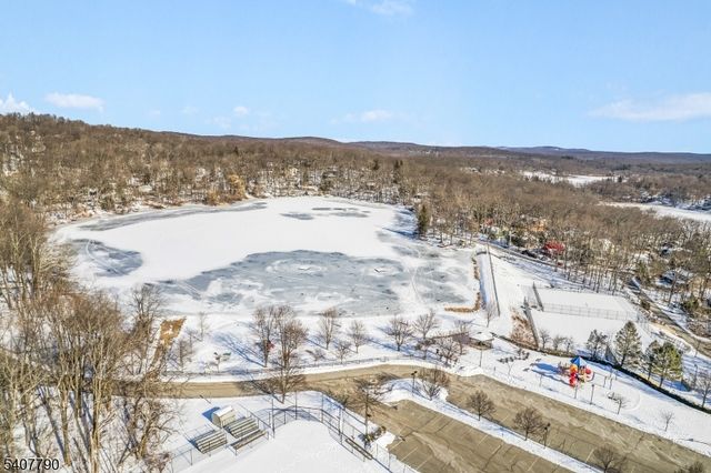 110 Breakneck Rd, Vernon Twp., NJ 07422