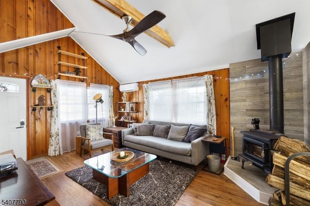 110 Breakneck Rd, Vernon Twp., NJ 07422