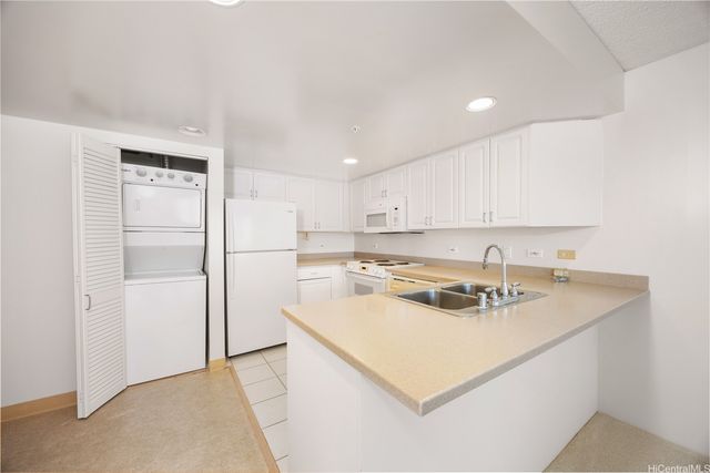 1314 Kalakaua Avenue 908, Honolulu, HI 96826