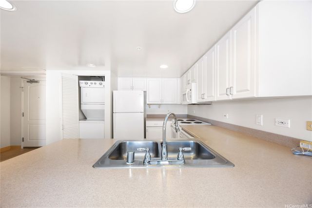 1314 Kalakaua Avenue 908, Honolulu, HI 96826