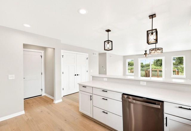 1061 Kamperschroer Way, Sun Prairie, WI 53590