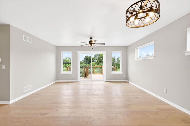 1061 Kamperschroer Way, Sun Prairie, WI 53590