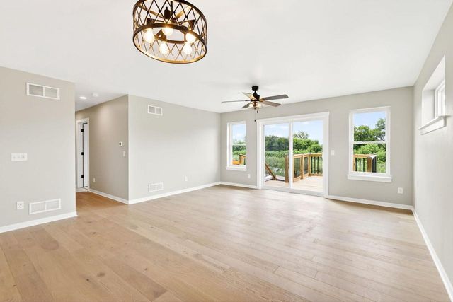 1061 Kamperschroer Way, Sun Prairie, WI 53590