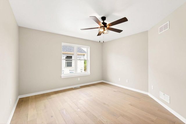 1061 Kamperschroer Way, Sun Prairie, WI 53590