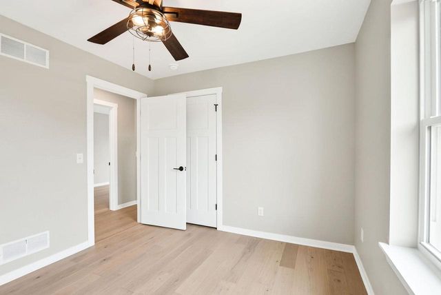 1061 Kamperschroer Way, Sun Prairie, WI 53590