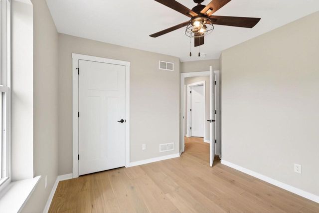 1061 Kamperschroer Way, Sun Prairie, WI 53590