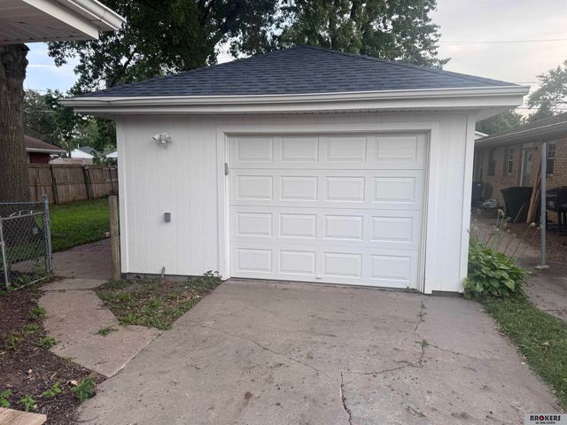 6621 Colfax Avenue, Lincoln, NE 68507