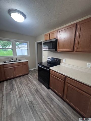 6621 Colfax Avenue, Lincoln, NE 68507