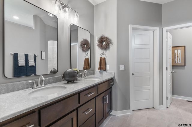 6702 S 200 Avenue, Gretna, NE 68135