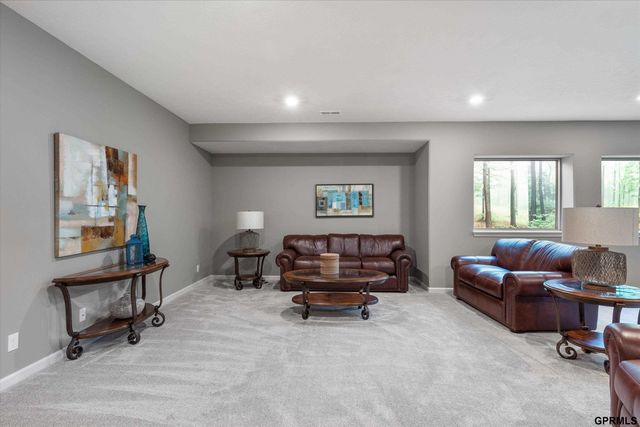 6702 S 200 Avenue, Gretna, NE 68135