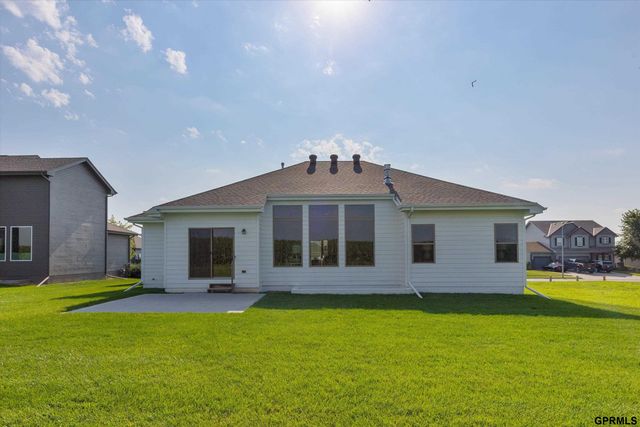 6702 S 200 Avenue, Gretna, NE 68135